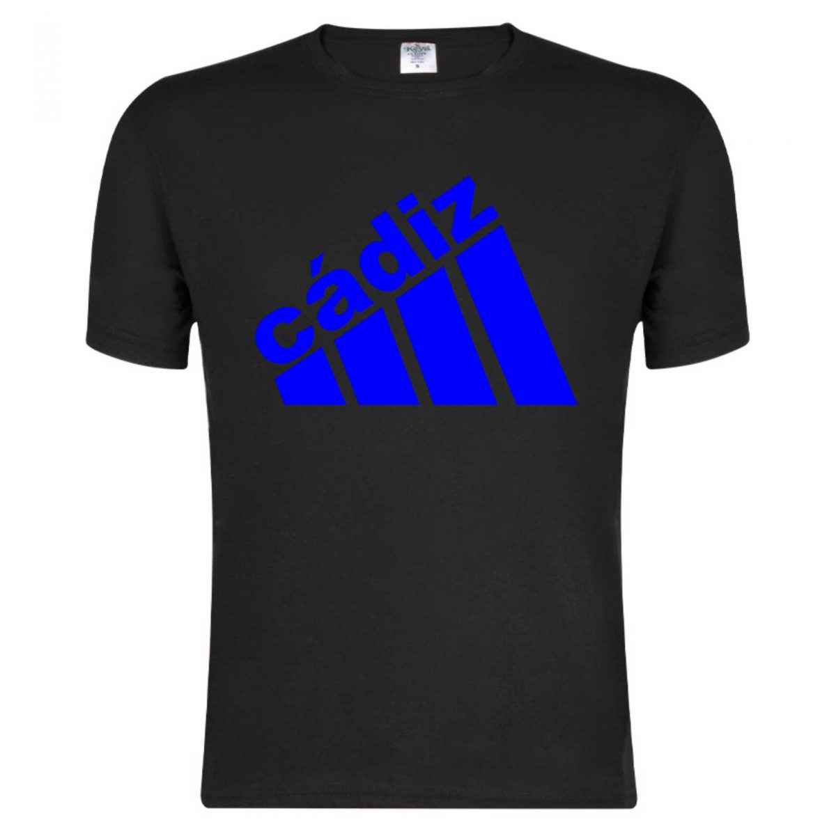 Camiseta Cádiz negra con vinilo azul royal. Diseño urbano y cómodo en algodón. Disponible de la S a la 3XL. Ideal para fans con estilo.