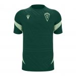 2025/26 oficial. Diseño Macron con escudo bordado. Tallas S a 3XL. Producto oficial ideal para cuerpo técnico y uso deportivo.