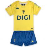 Minikit bebé Cádiz CF 2026/27 Kappa con camiseta amarilla y pantalón azul