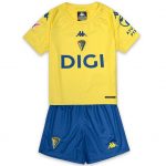 Minikit infantil Cádiz CF 2026/27 Kappa con camiseta amarilla y pantalón azul
