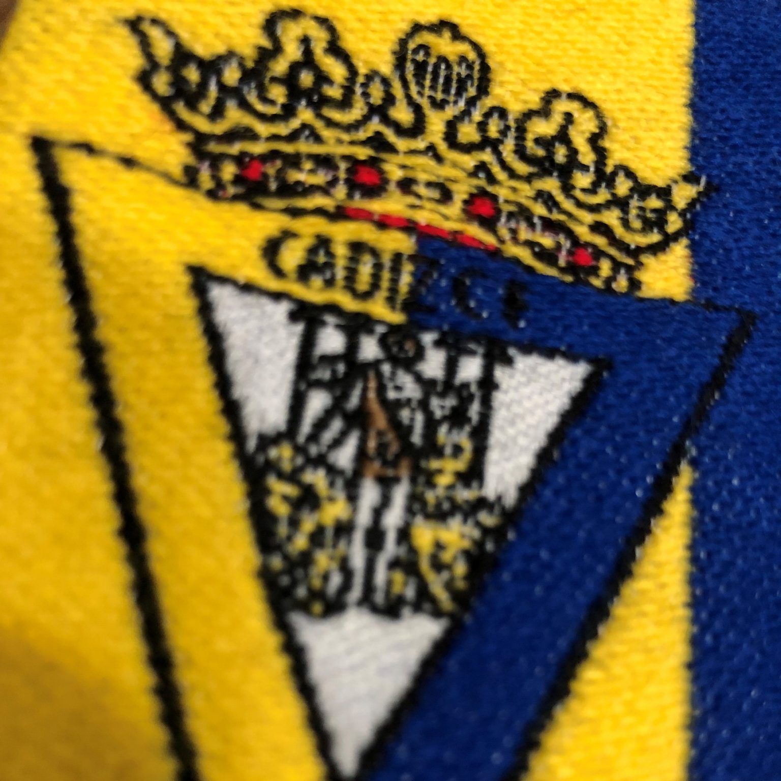 Écharpe Match Real Madrid Vs Cadix CF 0-1 à Valdebebas - Scarf Collector